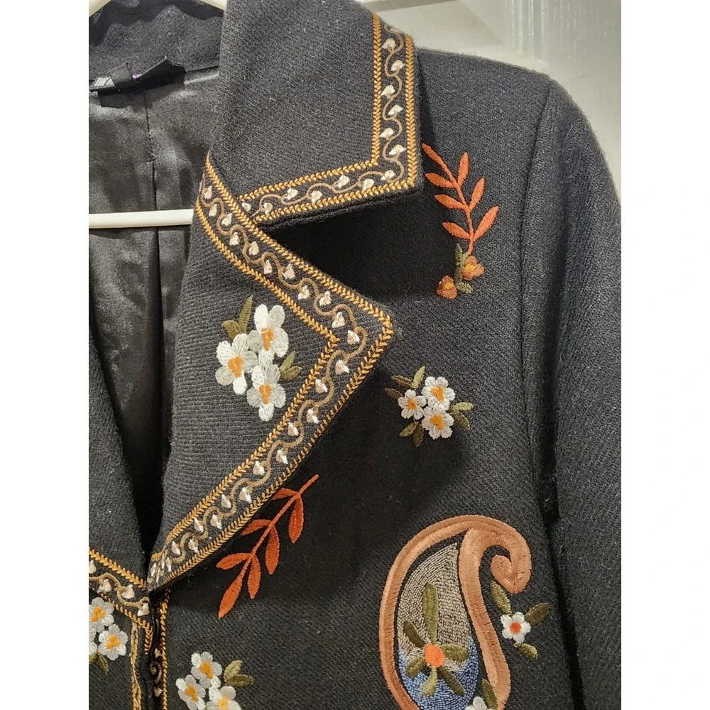 Pyramid Collection Paisley Punch Embroidered Coat Black Wool Blend Size Small - Picture 9 of 16